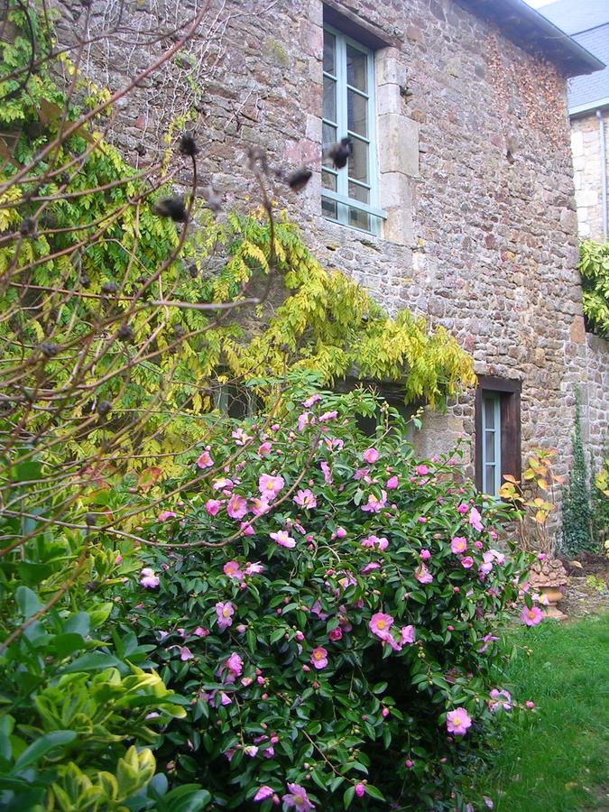 Logis De La Filanderie Bed & Breakfast Becherel Exterior photo